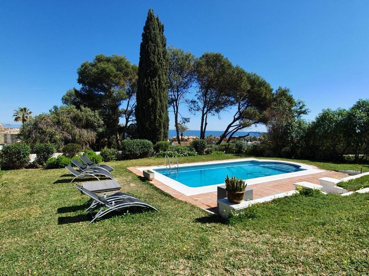 Beautiful 5 Bedroom Villa With Private Pool With Stunning Sea Views, Walking Distances To Shops Restaurants Beach Манилва Екстериор снимка
